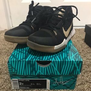 Boys Nike Kyrie 3
